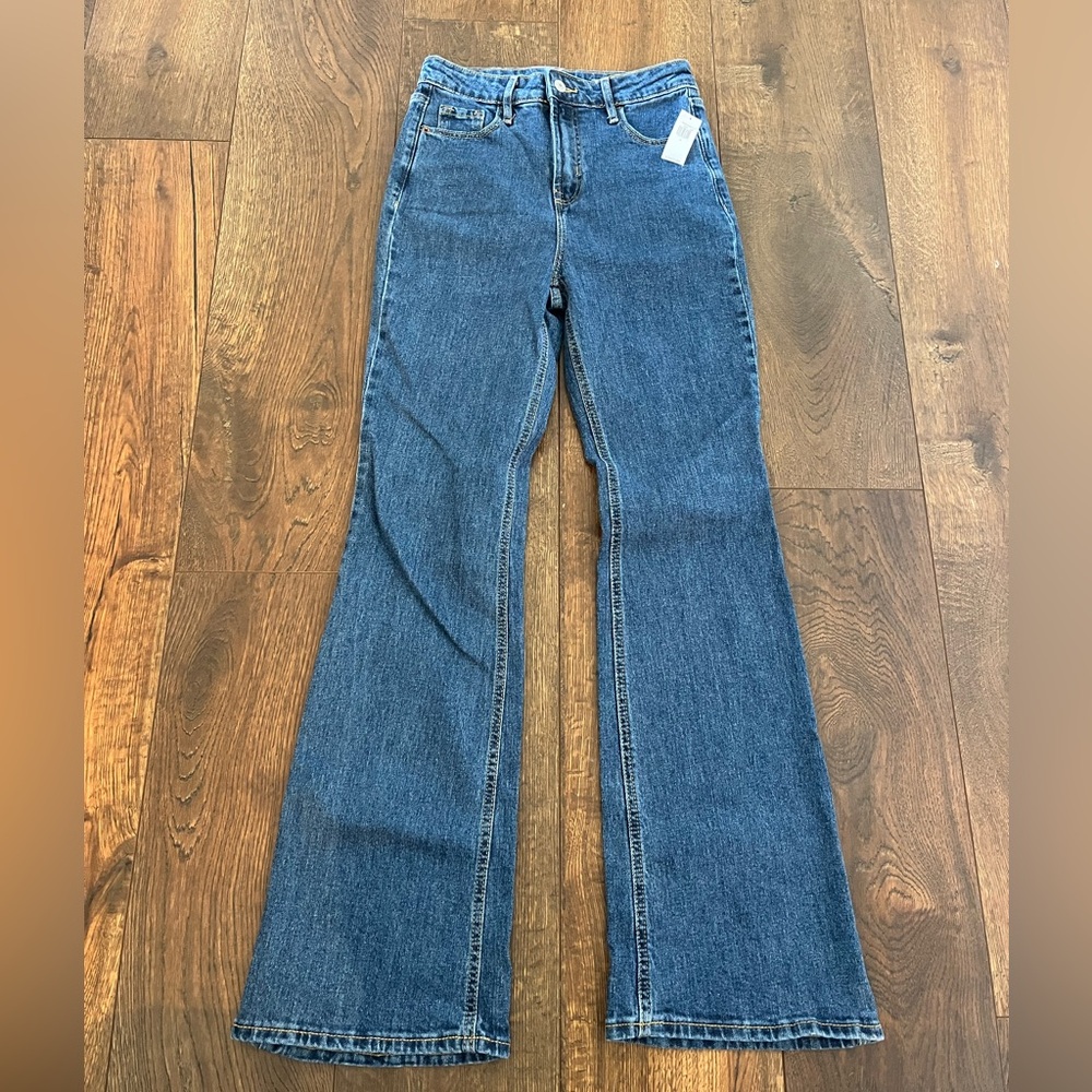 BRAND NEW Women’s Old Navy high waisted flare jeans